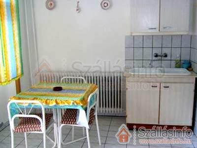 Prajda Apartman (South Transdanubian > Tolna megye > Dunaföldvár)