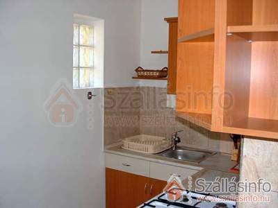 Herczeg Sétány Apartmanház (North Hungary > Borsod-Abaúj-Zemplén megye > Miskolctapolca)