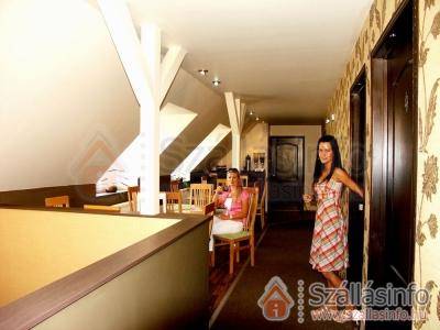 Hotel Tulipán (Central Transdanubian > Komárom-Esztergom megye > Komárom)