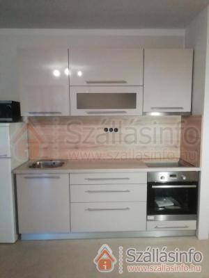 Nikola Apartman Udvari Medence (Süd Transdanubien > Somogy megye > Siófok)