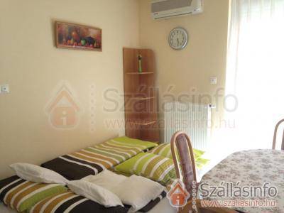 Nikola Apartman Udvari Medence (Süd Transdanubien > Somogy megye > Siófok)