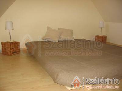 Napraforgó Apartmanház (Budapest und die Umgebung > Pest megye > Zebegény)