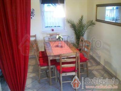 Napraforgó Apartmanház (Budapest und die Umgebung > Pest megye > Zebegény)