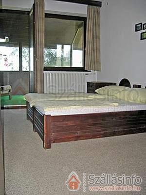 Péter Panzió*** (Süd Transdanubien > Somogy megye > Balatonfenyves)