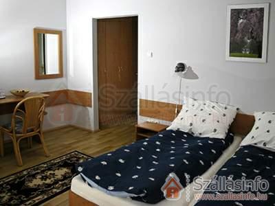 Villa Sakura Panzió (Nyugat-Dunántúl > Győr-Moson-Sopron megye > Sopron)